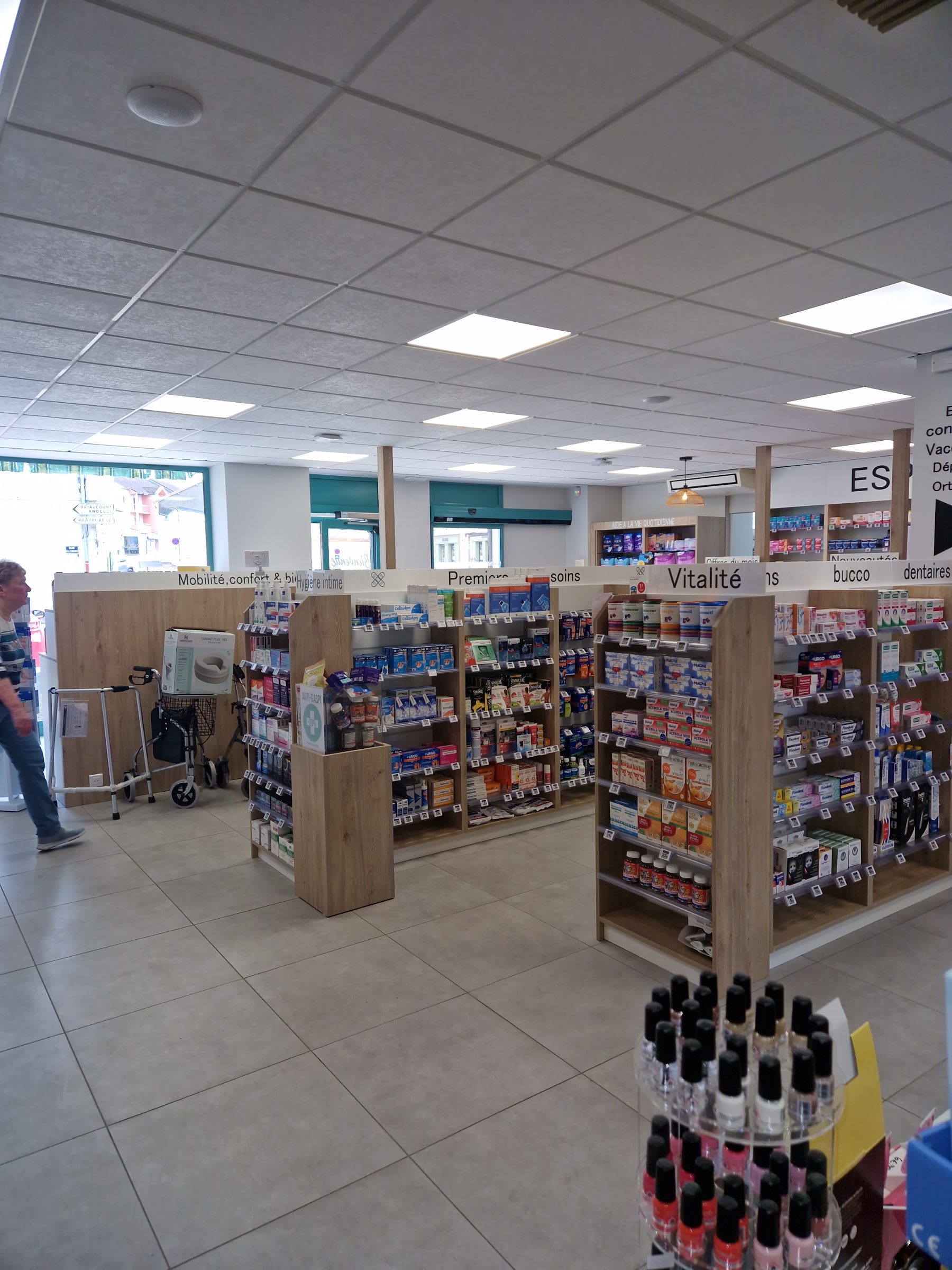 Agencement Pharmacie de Bologne — Pharmacie — Photo 38 — Bologne