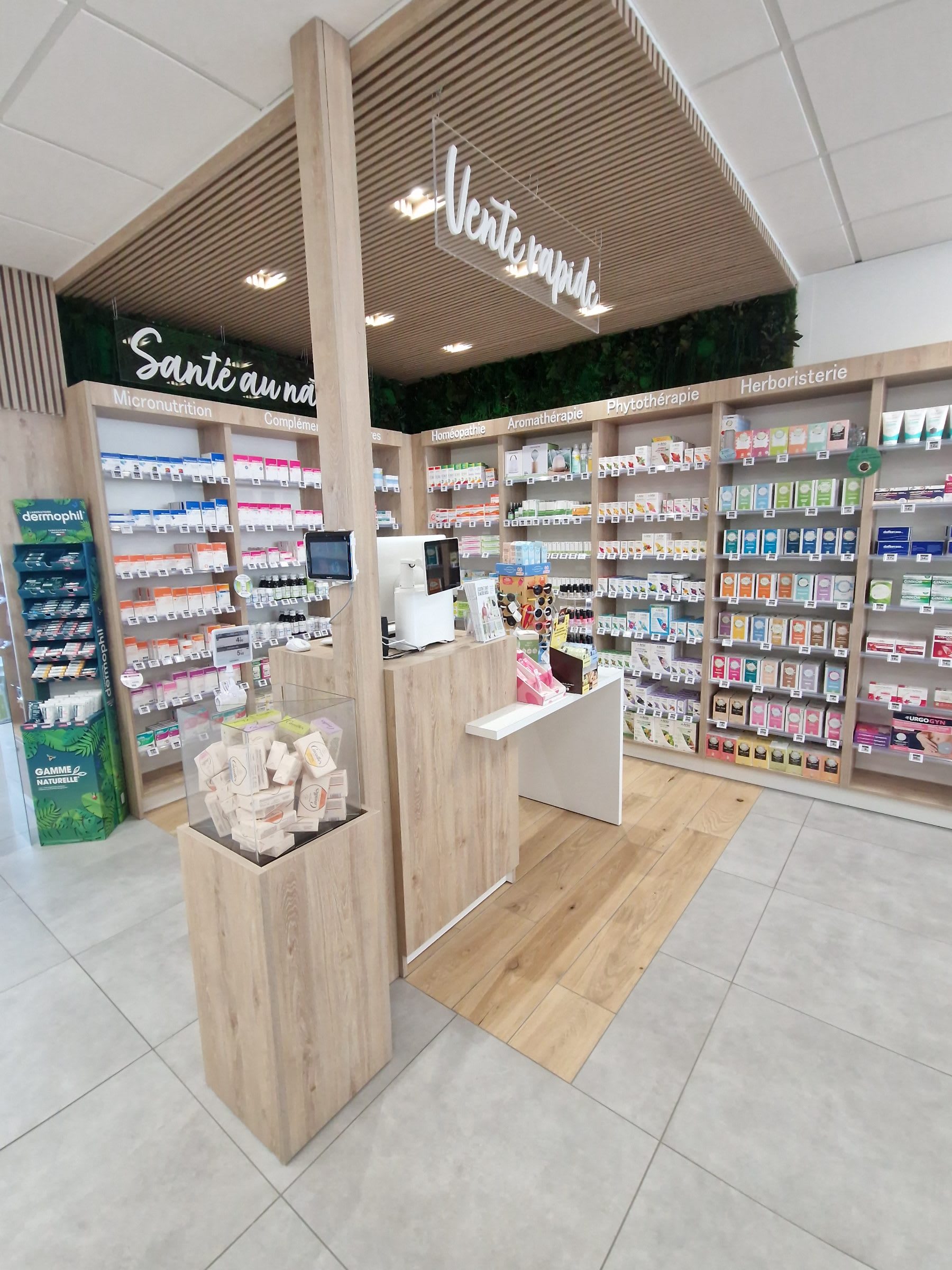 Agencement Pharmacie de Bologne — Pharmacie — Photo 40 — Bologne