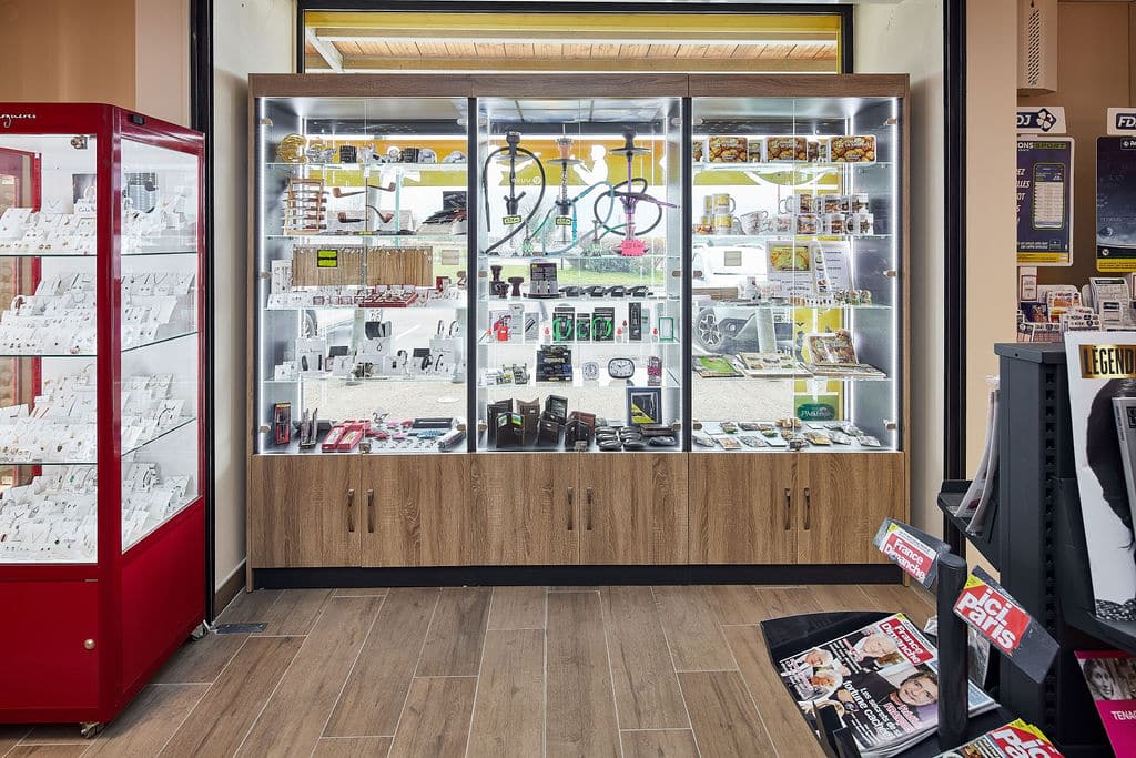 Agencement Café du Commerce — Tabac & Presse sur mesure