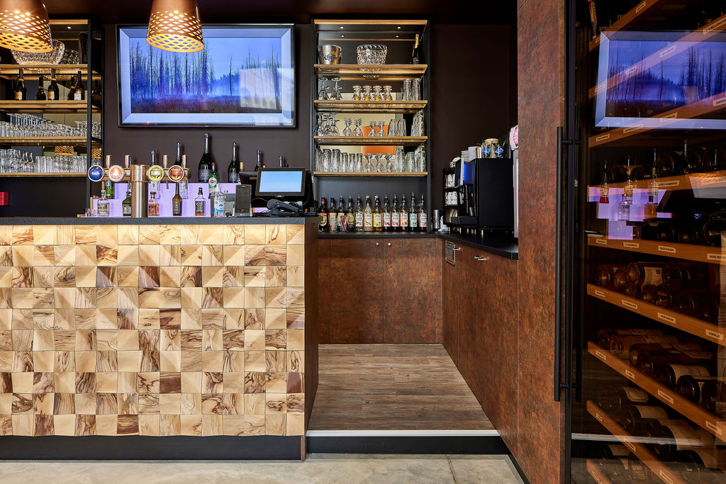 Agencement Orangerie Golf de la Cordelière — Hôtel — Photo 4