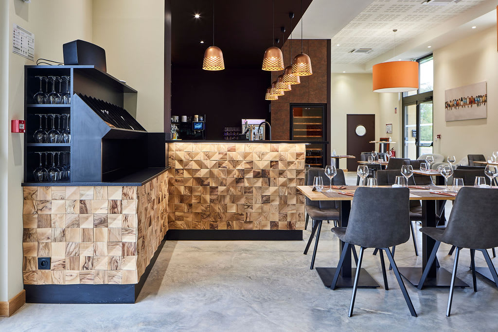 Agencement Orangerie Golf de la Cordelière — Hôtel — Photo 8