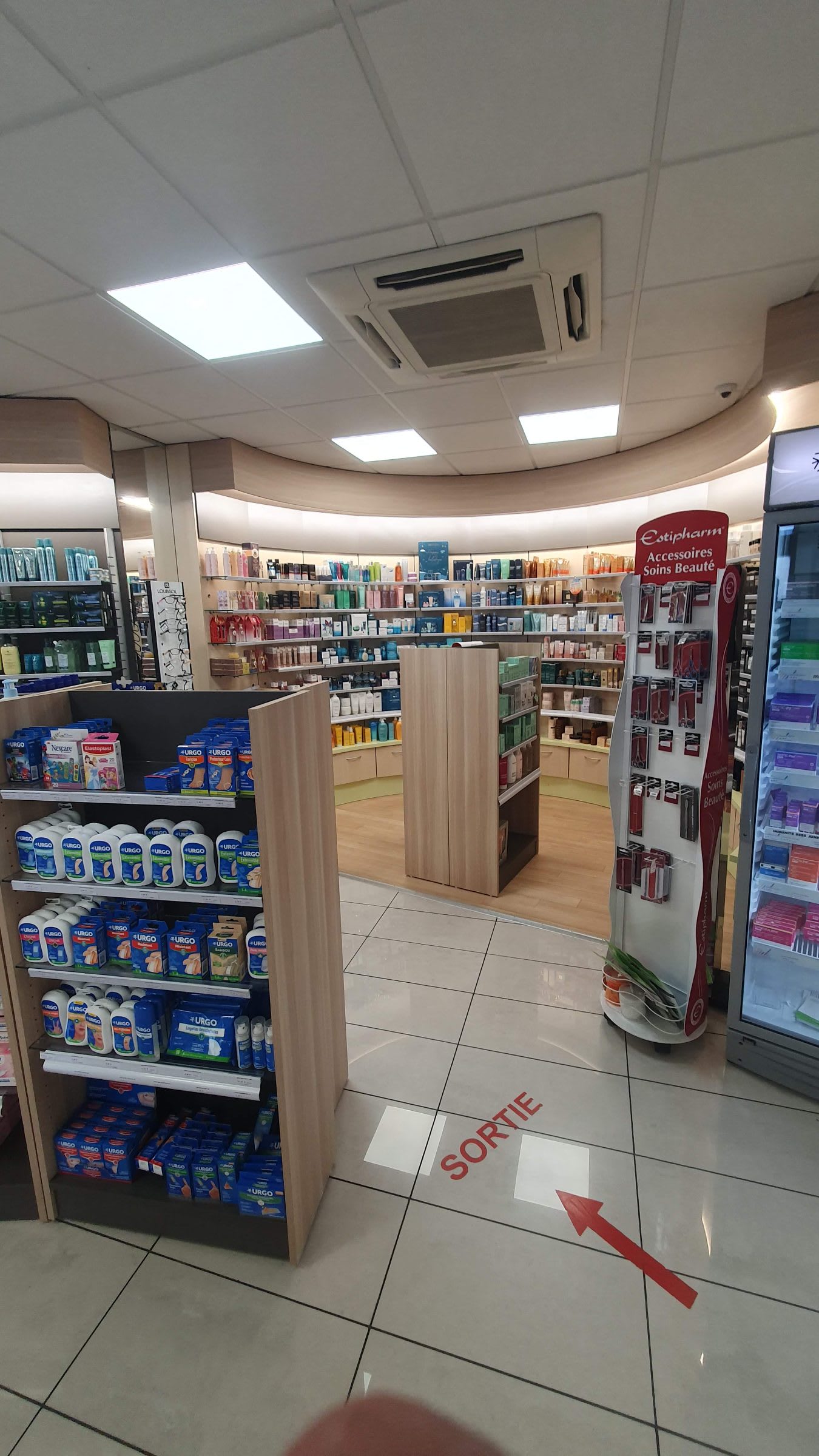 Agencement Pharmacie Ledouble — Pharmacie — Photo 5 — St André les Vergers AUBE