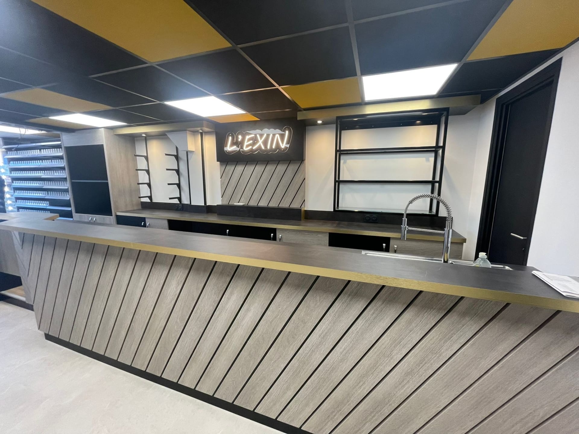 Agencement Tabac l’EXIN — Tabac & Presse sur mesure — EXINCOURT (89)