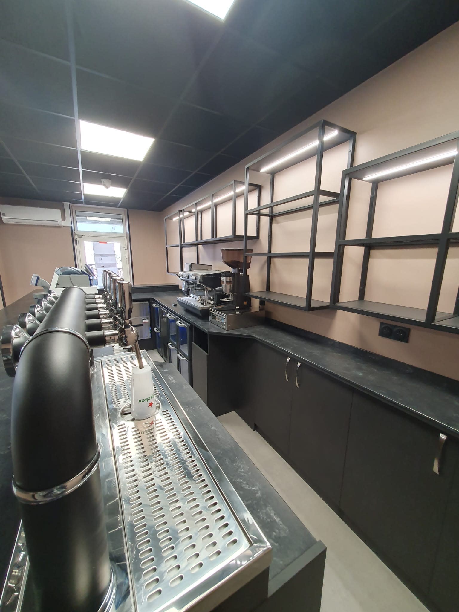 Agencement Bar Tabac Aéroport — Tabac & Presse — Photo 7 —  Auxerre (89)