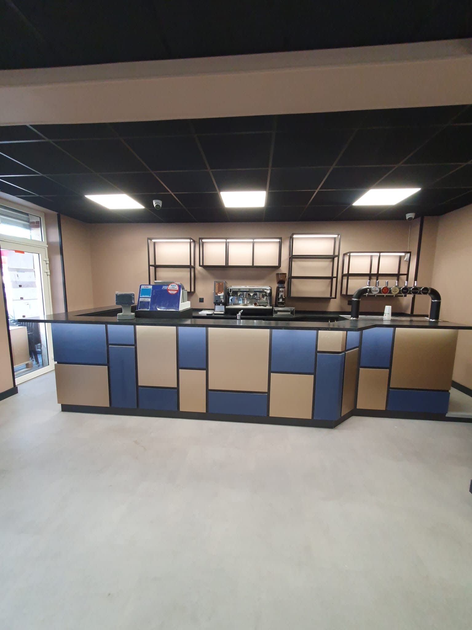 Agencement Bar Tabac Aéroport — Tabac & Presse sur mesure —  Auxerre (89)