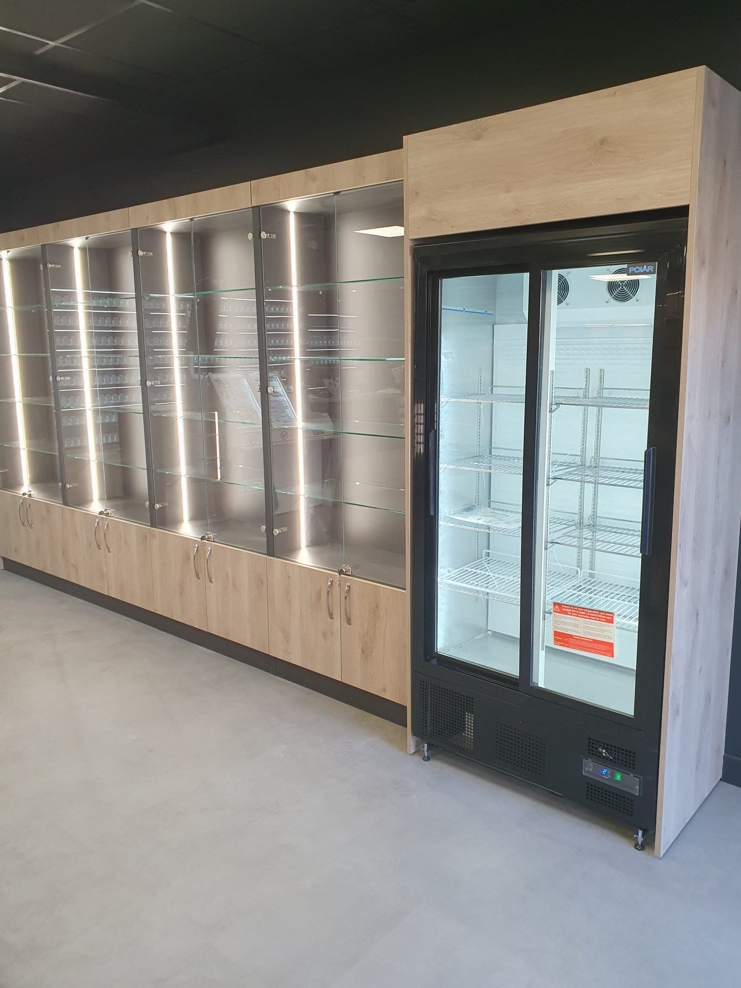 Agencement Bar Tabac Aéroport — Tabac & Presse — Photo 19 —  Auxerre (89)