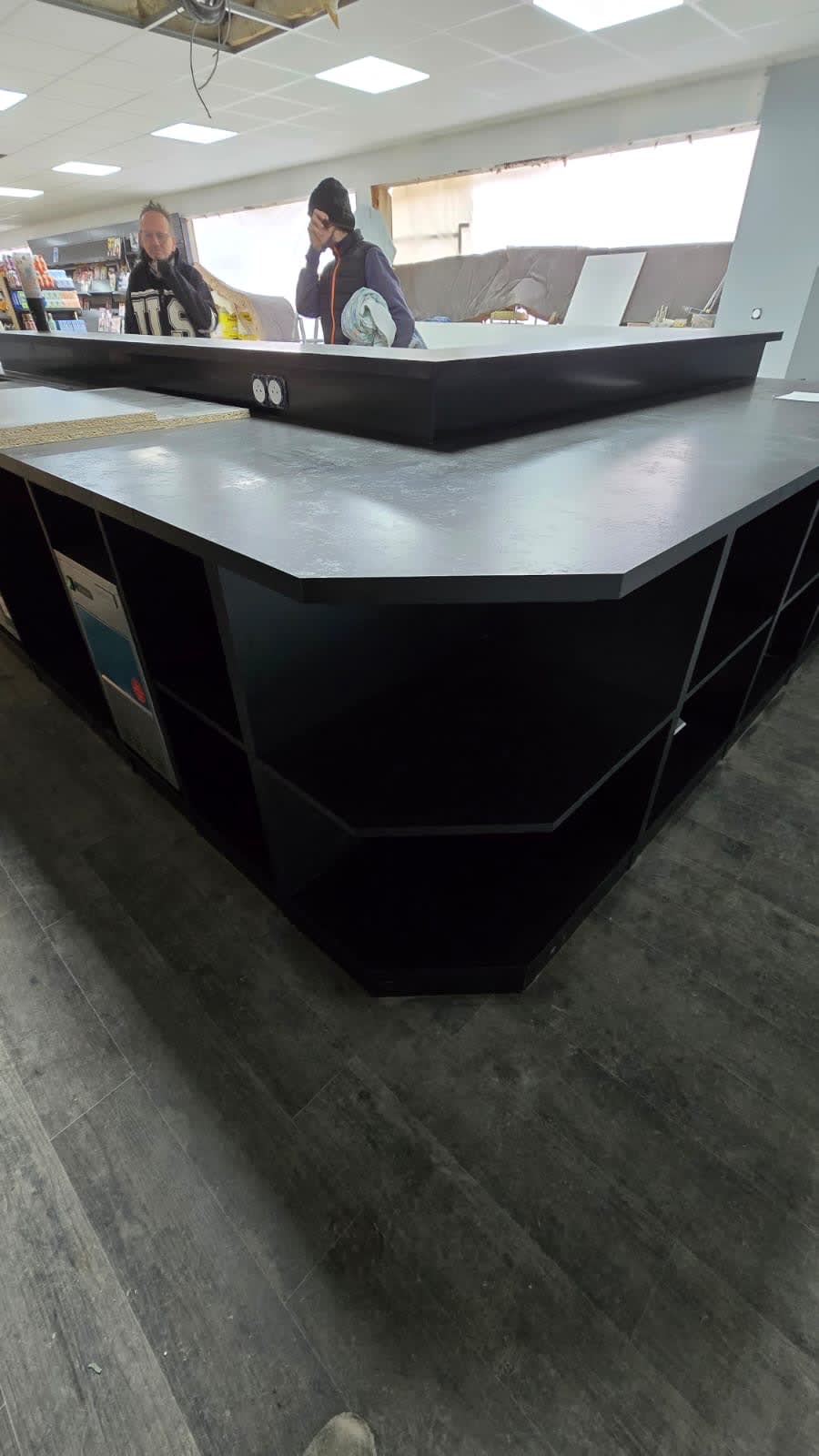 Agencement Bar tabac superette o doberman d'or — Tabac & Presse — Photo 4 — Sommesous (51)