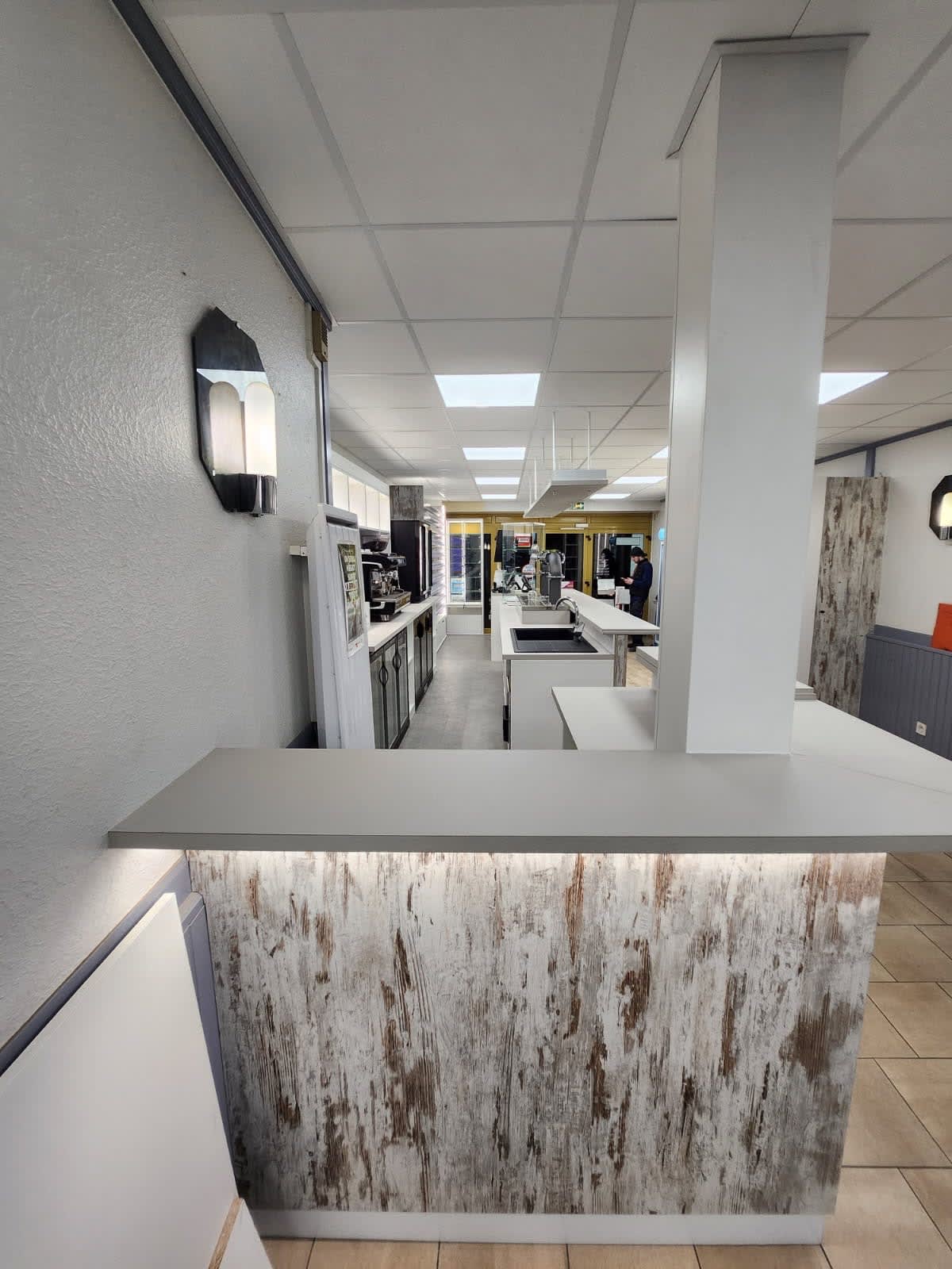 Agencement Bar tabac superette o doberman d'or — Tabac & Presse — Photo 5 — Sommesous (51)