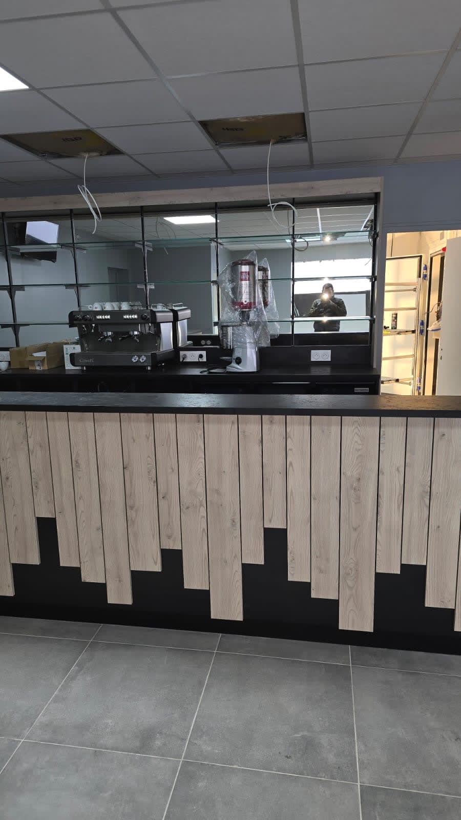 Agencement Bar tabac superette o doberman d'or — Tabac & Presse — Photo 17 — Sommesous (51)