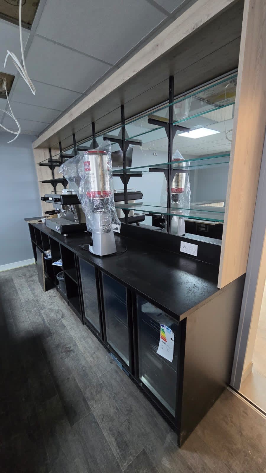 Agencement Bar tabac superette o doberman d'or — Tabac & Presse — Photo 18 — Sommesous (51)