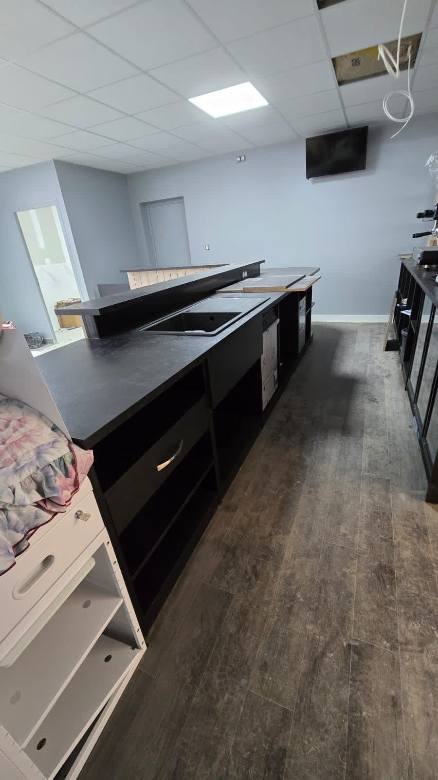 Agencement Bar tabac superette o doberman d'or — Tabac & Presse — Photo 20 — Sommesous (51)