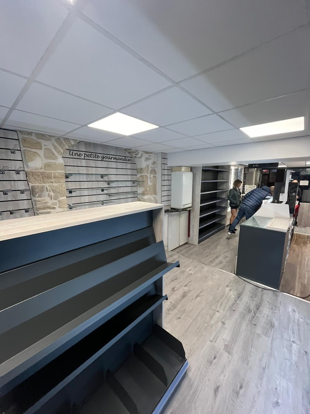 Agencement Bar Tabac Le Khedive — Tabac & Presse — Photo 4 — Epernay (51)