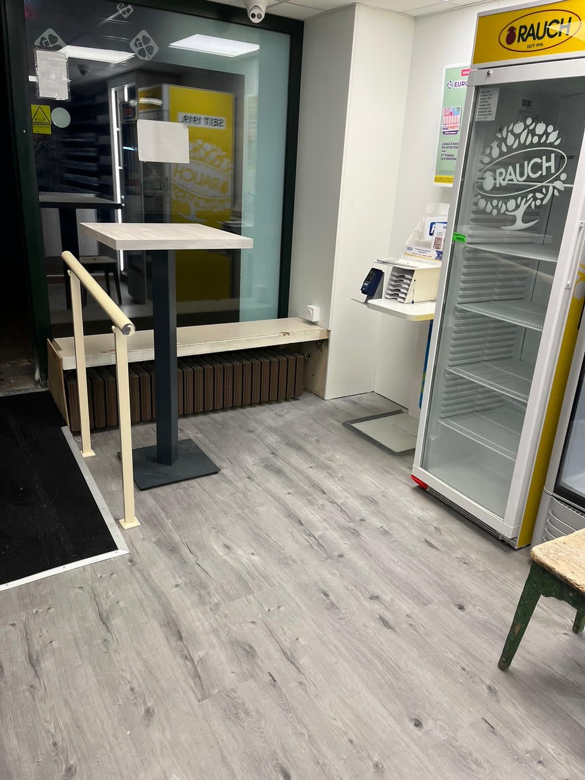 Agencement Bar Tabac Le Khedive — Tabac & Presse — Photo 9 — Epernay (51)