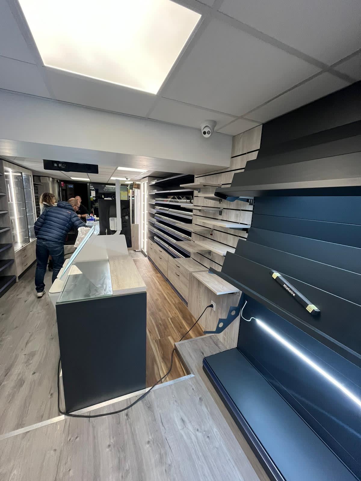 Agencement Bar Tabac Le Khedive — Tabac & Presse — Photo 10 — Epernay (51)