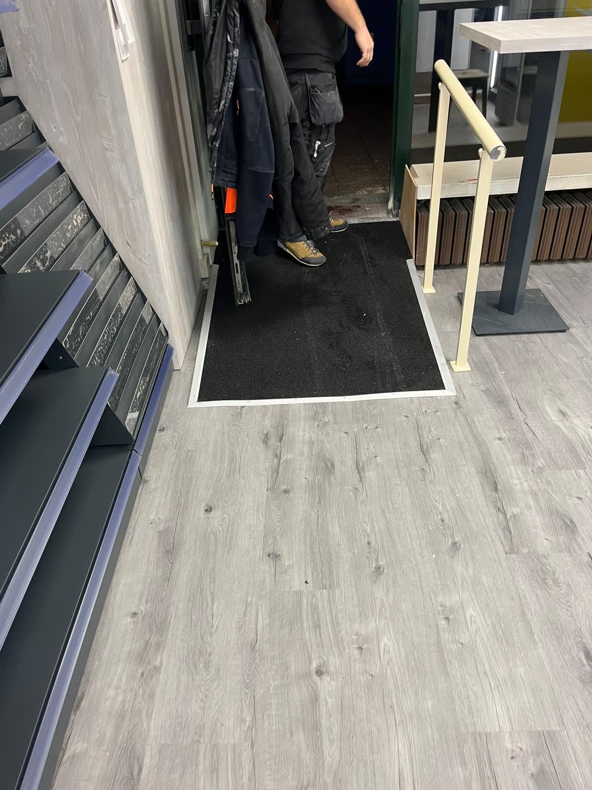 Agencement Bar Tabac Le Khedive — Tabac & Presse — Photo 13 — Epernay (51)