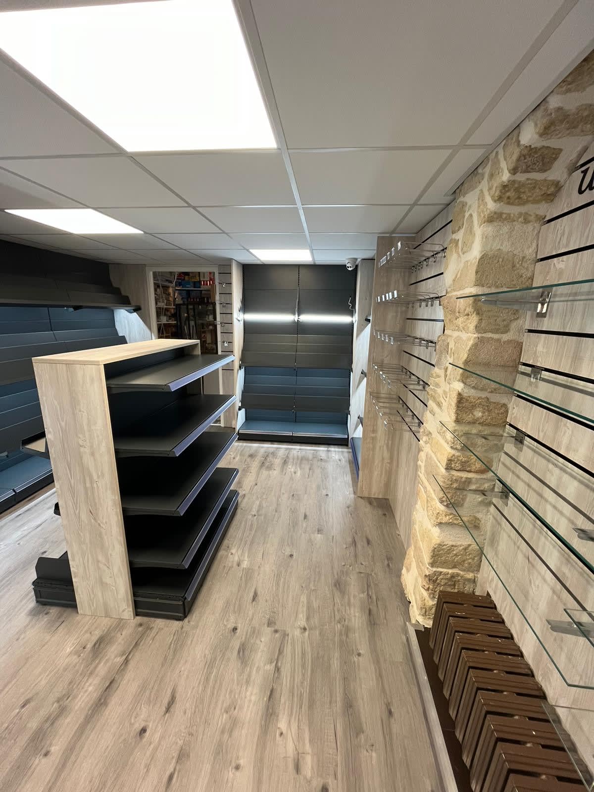 Agencement Bar Tabac Le Khedive — Tabac & Presse — Photo 16 — Epernay (51)