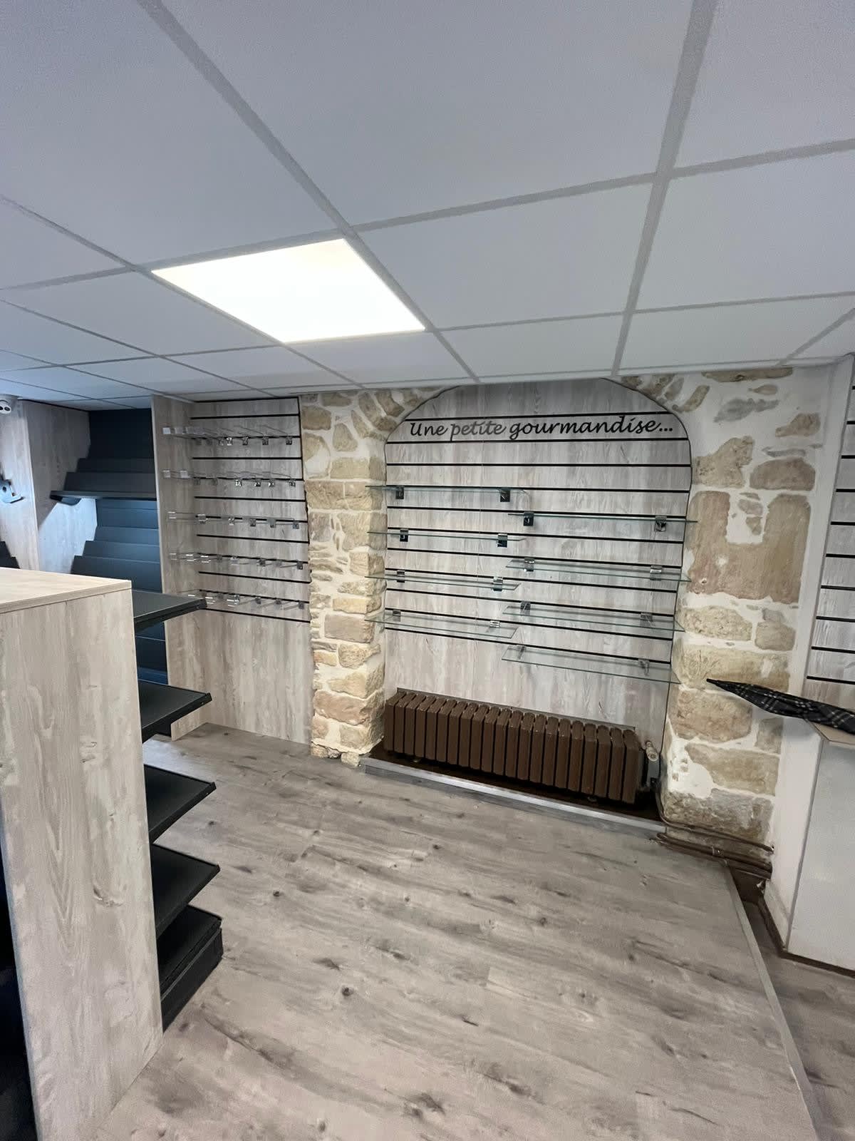 Agencement Bar Tabac Le Khedive — Tabac & Presse — Photo 17 — Epernay (51)