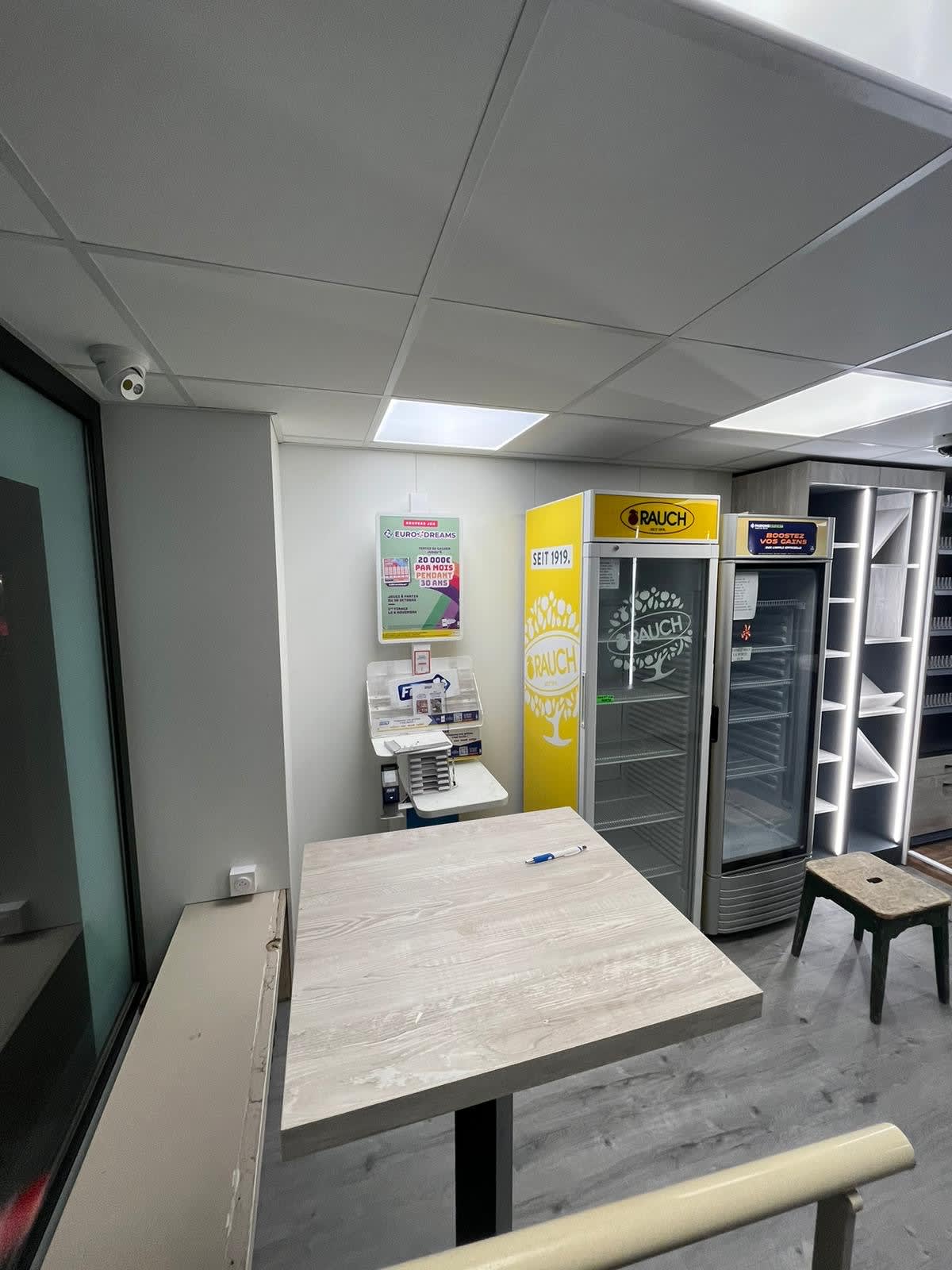 Agencement Bar Tabac Le Khedive — Tabac & Presse — Photo 19 — Epernay (51)