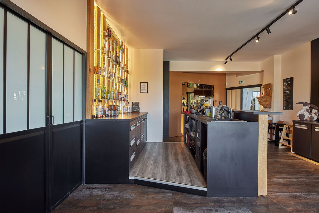 Agencement L'Auberge du Lac — Bar & Restaurant — Photo 3 — Mesnil Saint Père (10)