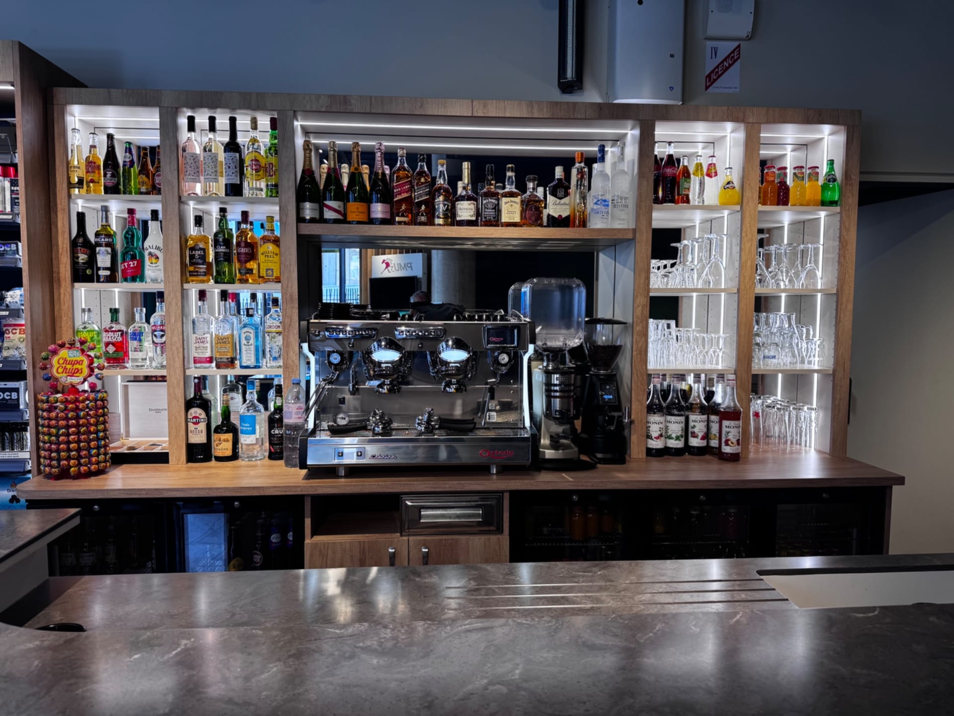 Agencement O' MATHURINS — Tabac & Presse — Photo 3 — BAGNEUX