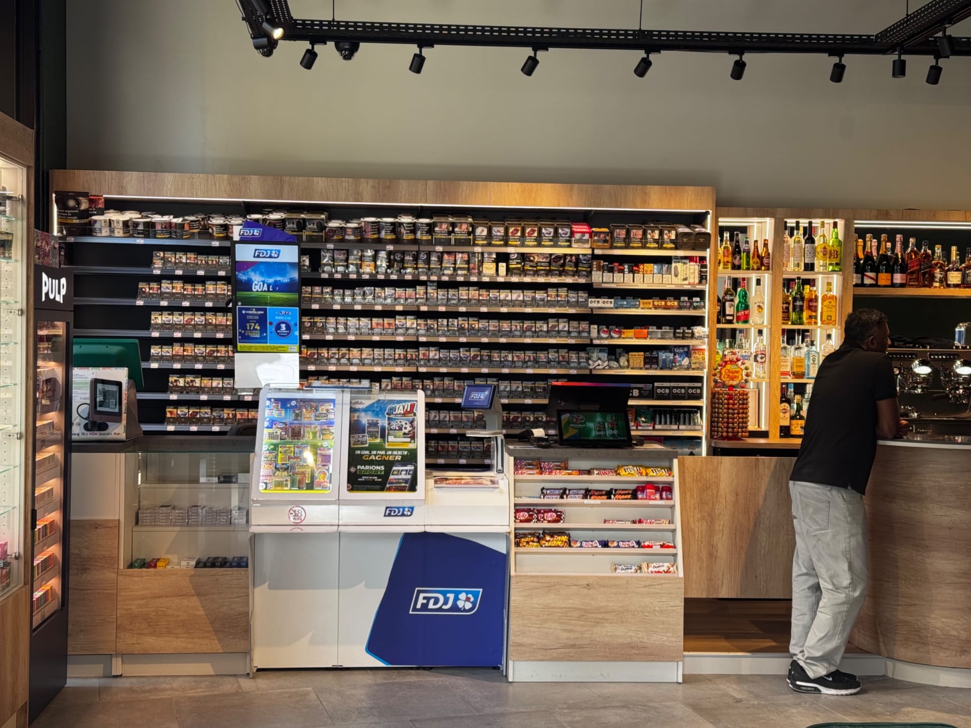 Agencement O' MATHURINS — Tabac & Presse — Photo 5 — BAGNEUX