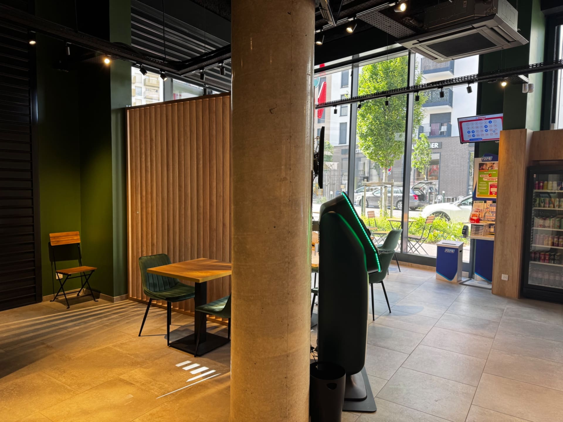 Agencement O' MATHURINS — Tabac & Presse — Photo 6 — BAGNEUX