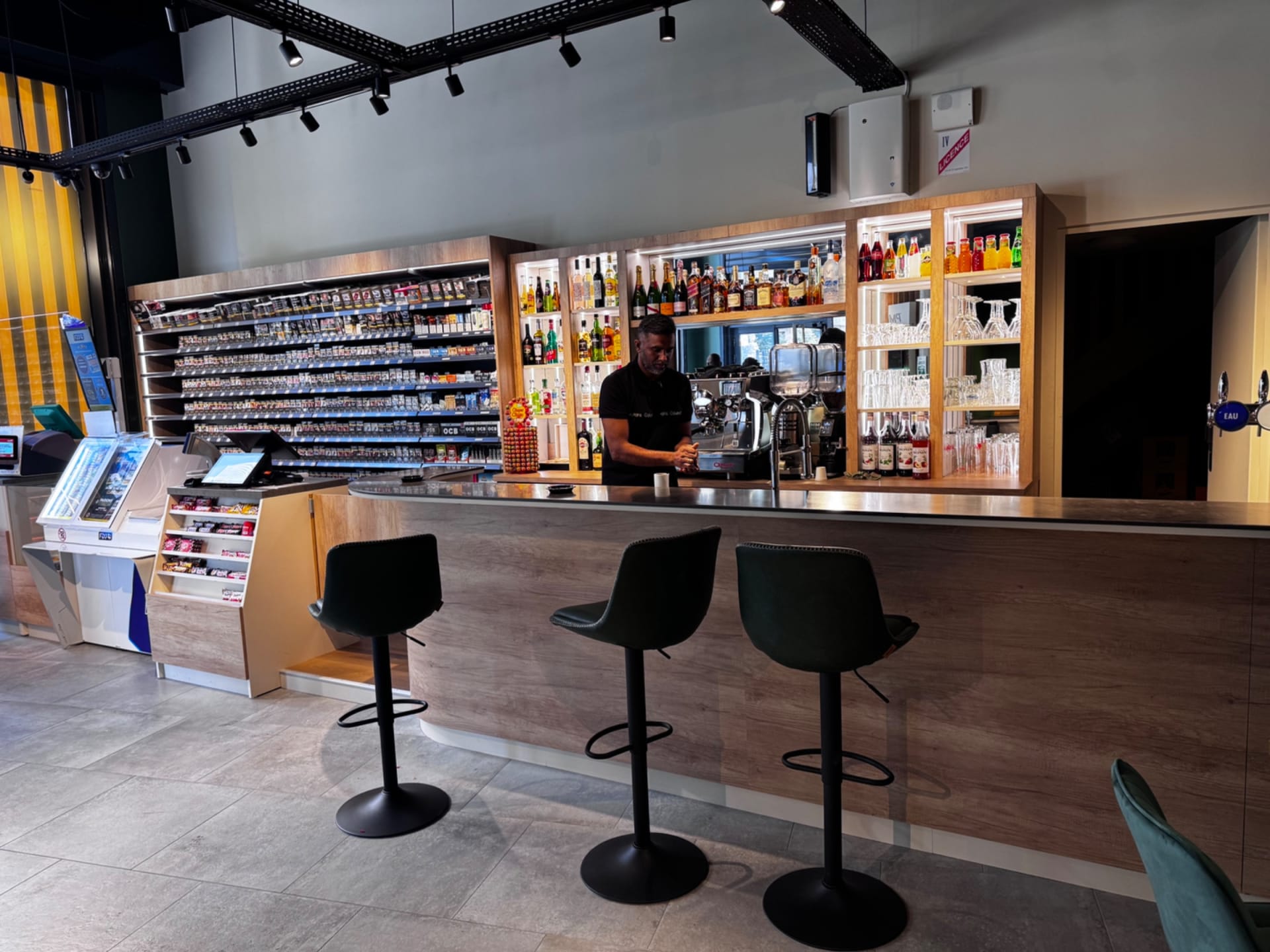 Agencement O' MATHURINS — Tabac & Presse — Photo 9 — BAGNEUX