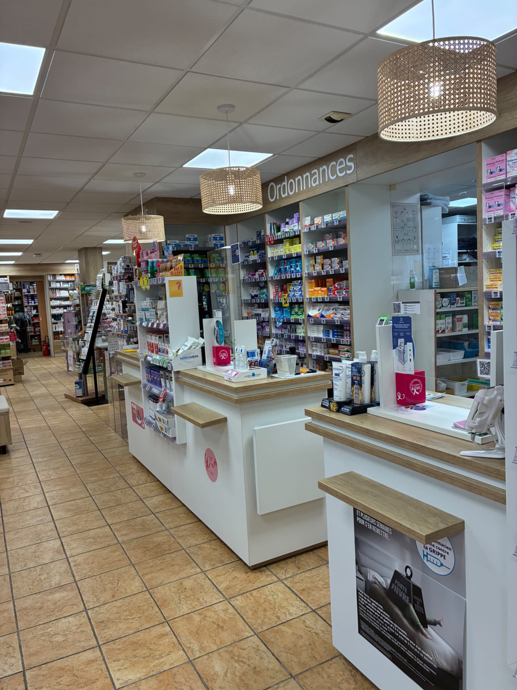 Agencement PHRMACIE VICTOR HUGO — Pharmacie — Photo 4 — GRETZ ARMAINVILLIERS