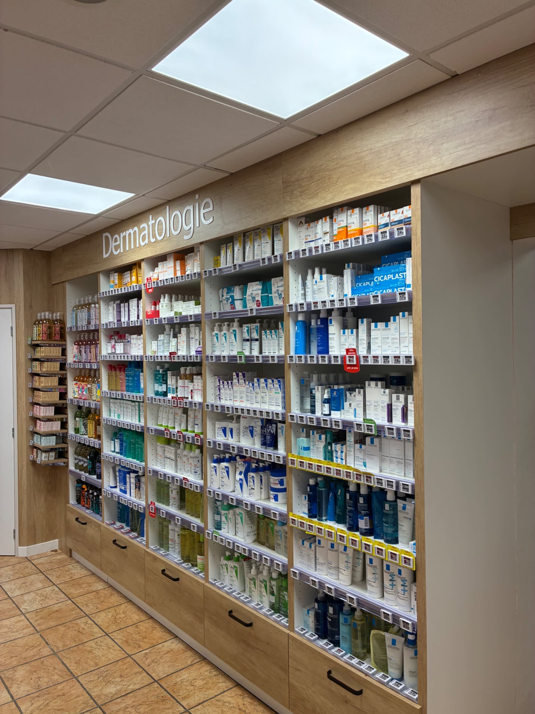 Agencement PHRMACIE VICTOR HUGO — Pharmacie — Photo 9 — GRETZ ARMAINVILLIERS