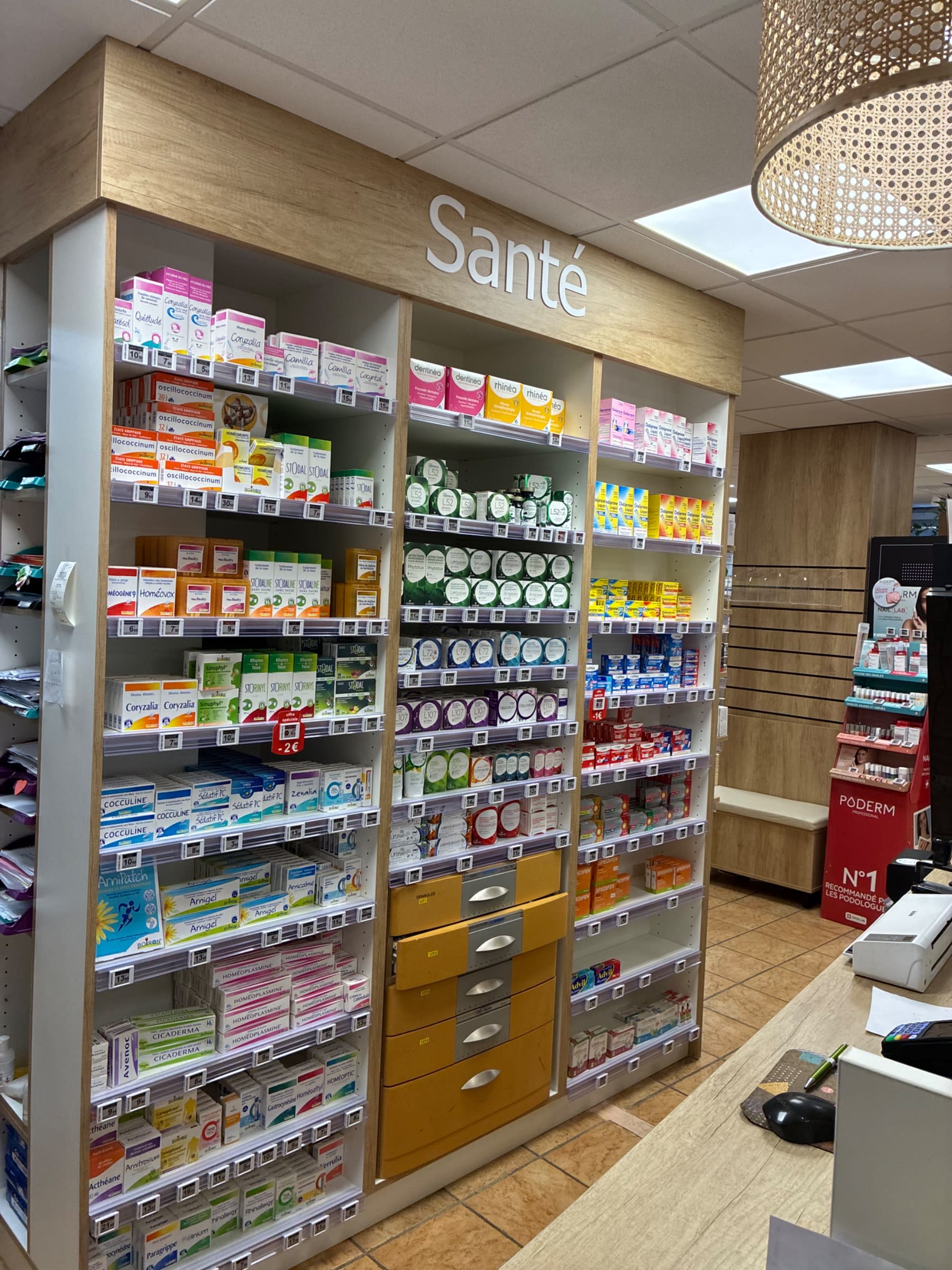 Agencement PHRMACIE VICTOR HUGO — Pharmacie — Photo 10 — GRETZ ARMAINVILLIERS