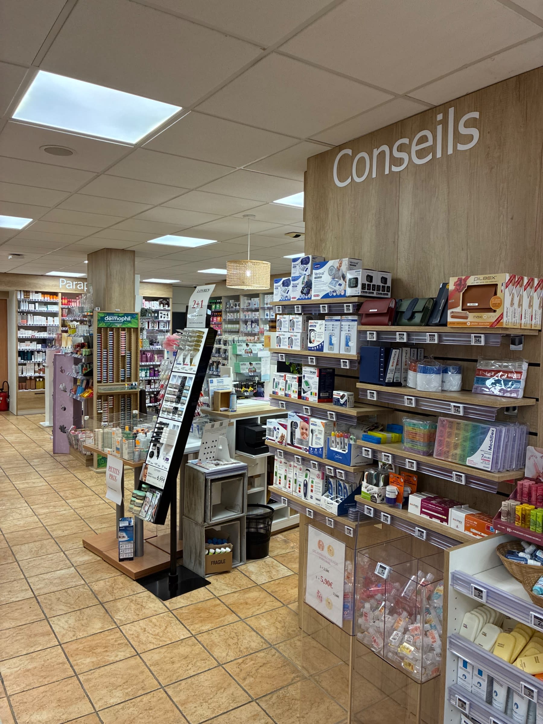 Agencement PHRMACIE VICTOR HUGO — Pharmacie — Photo 11 — GRETZ ARMAINVILLIERS