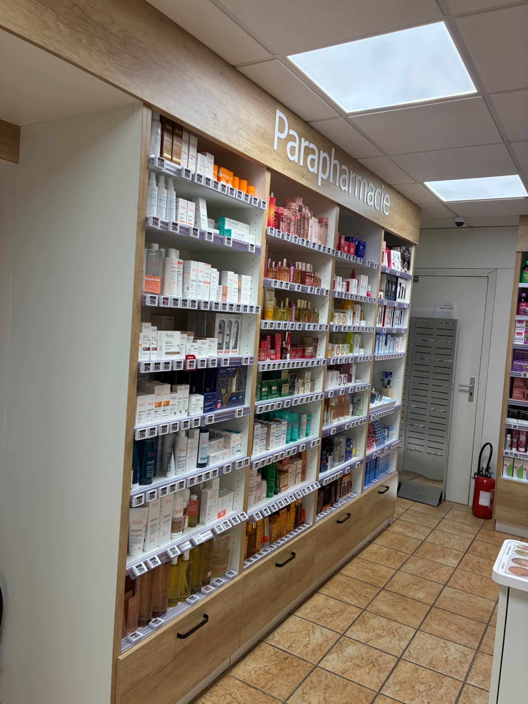 Agencement PHRMACIE VICTOR HUGO — Pharmacie — Photo 15 — GRETZ ARMAINVILLIERS