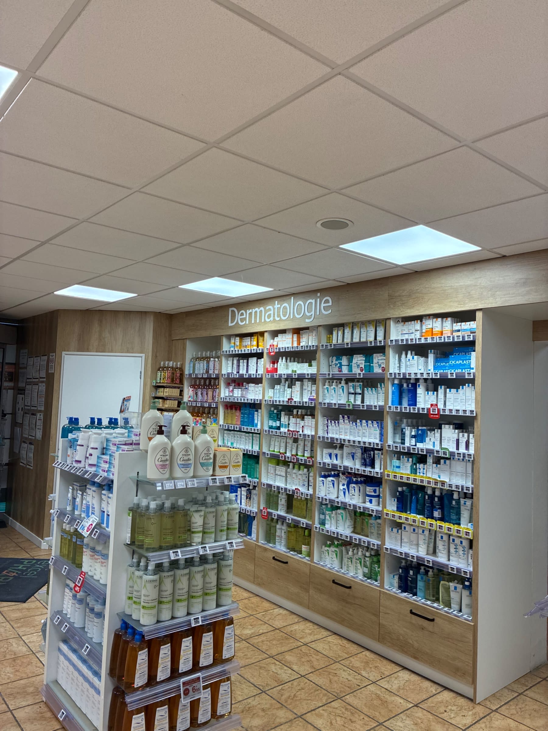 Agencement PHRMACIE VICTOR HUGO — Pharmacie — Photo 17 — GRETZ ARMAINVILLIERS