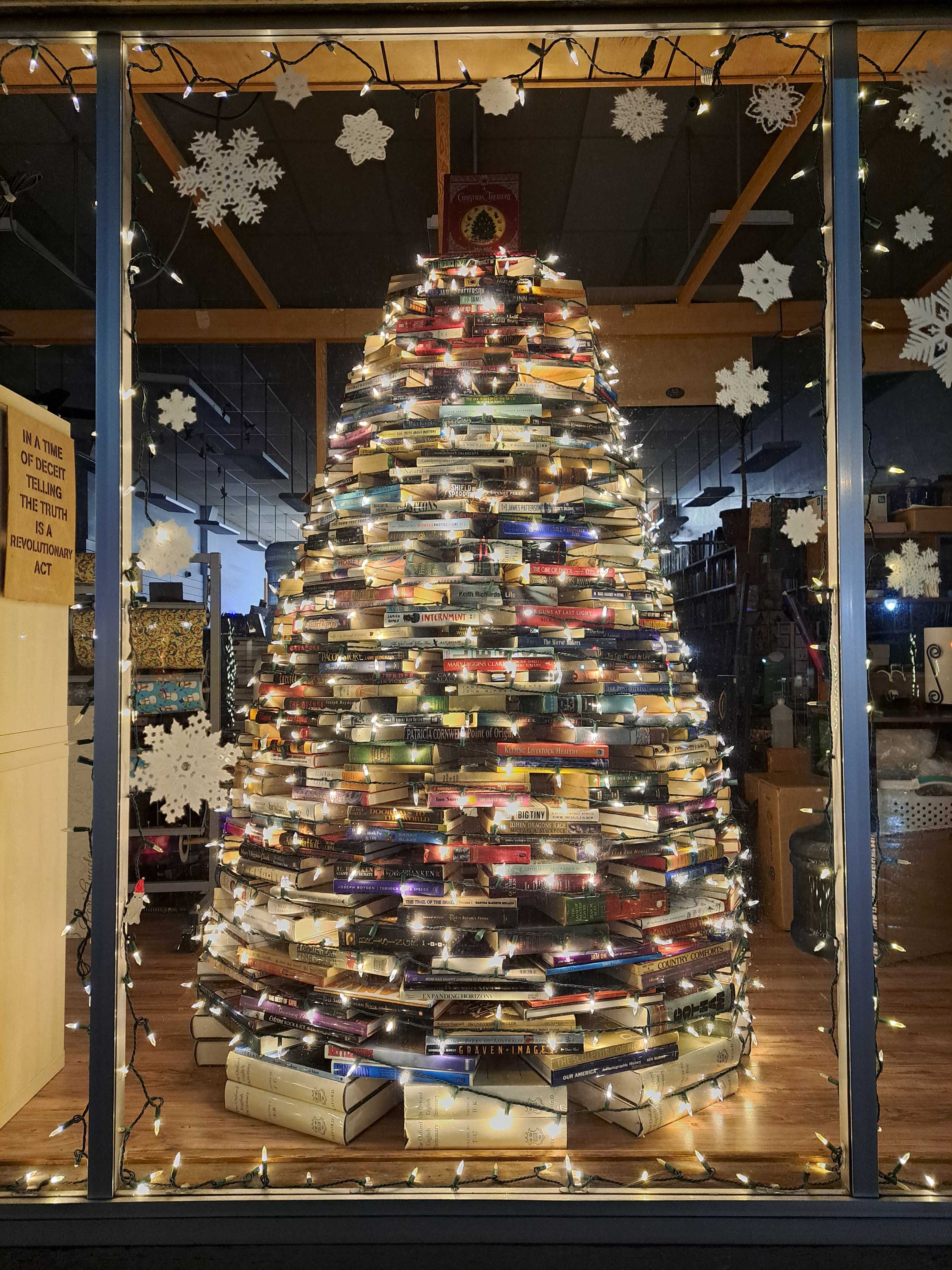 The 2025 Book Tree is magnificent, day or night.