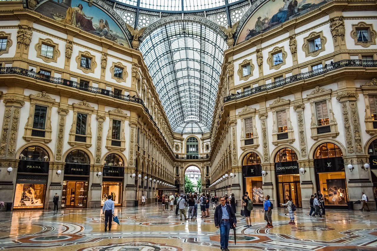 Louis Vuitton Bari store, Italy