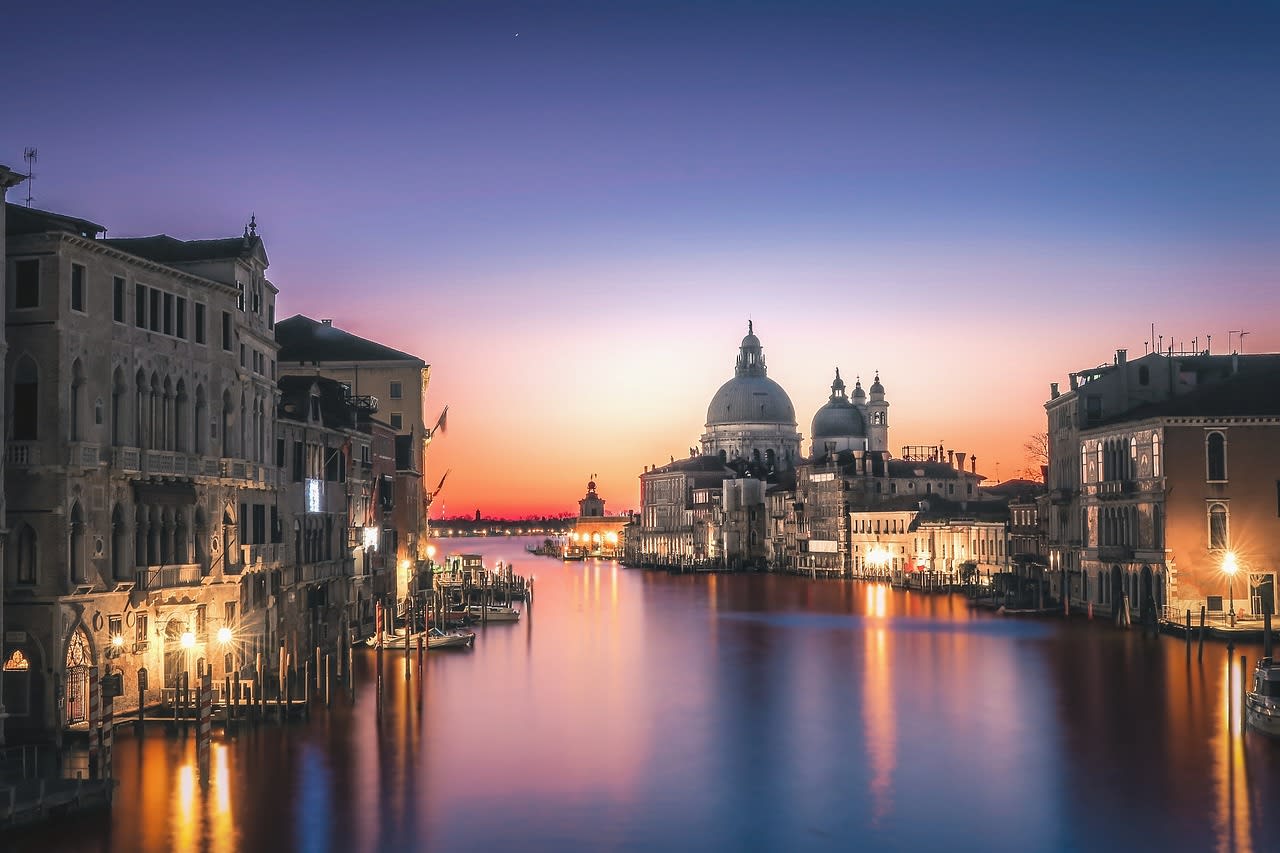 A Comprehensive Venice Guide: The Enchanting City of Canals and Culture -  TRAVEL PLAN 101