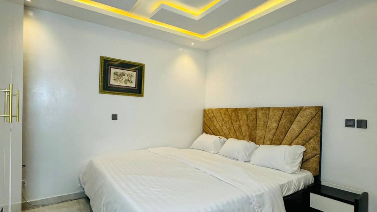 Four City Hotel and Lounge