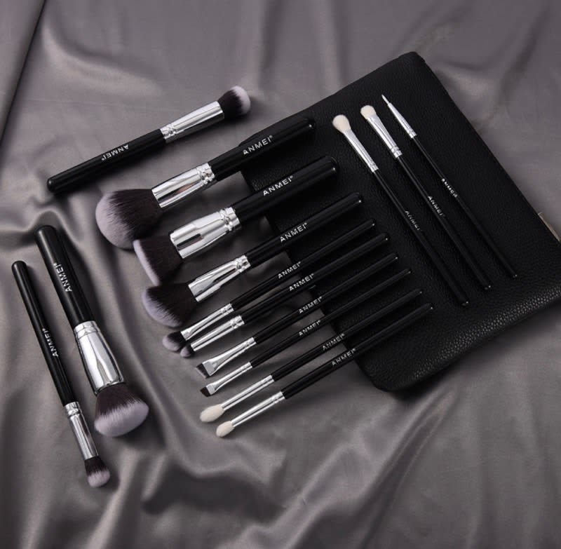 ANMEI 15pcs LUXE brush set.