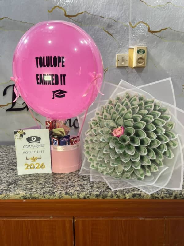 Balloon Treat and money bouquet