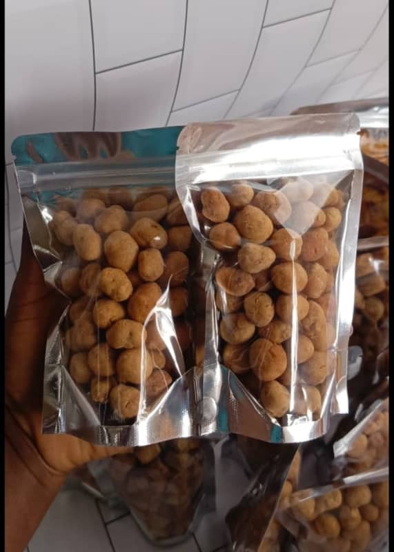 Small pouch peanut