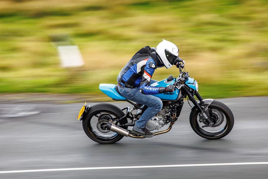 {'The Street Moto R'}