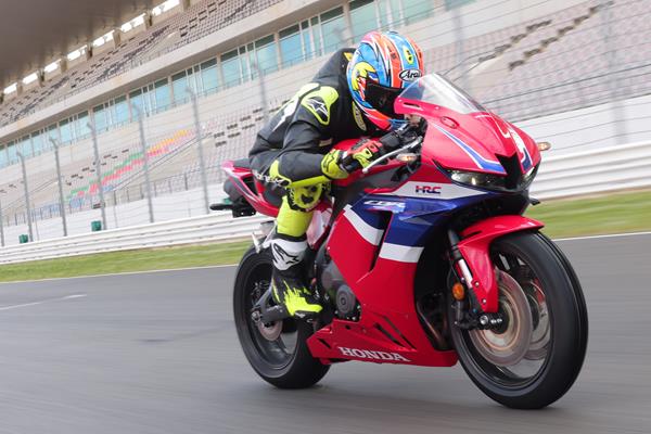 {'A Supersport Legend Returns'}