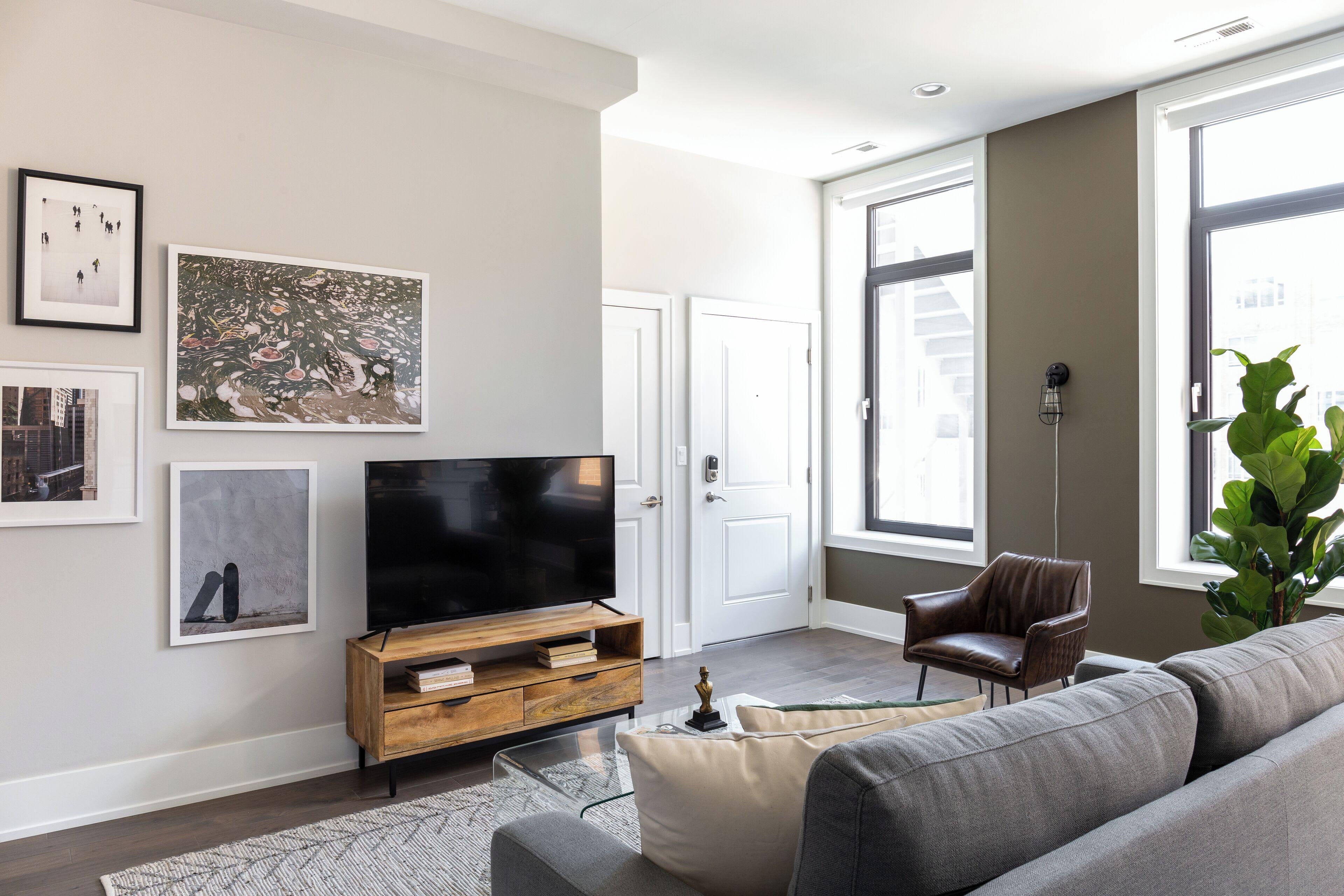 314 S Halsted Living Room 2