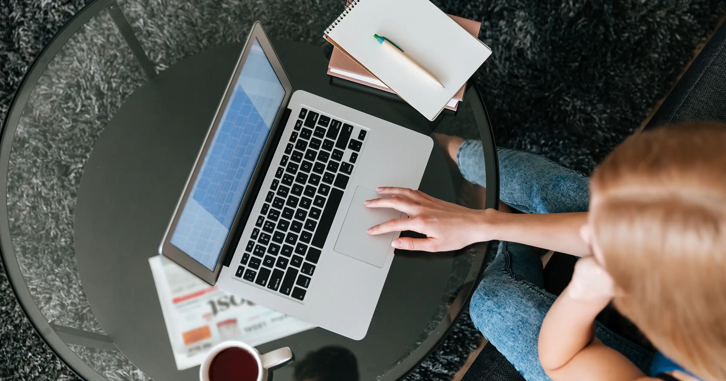 Woman working from a cafe