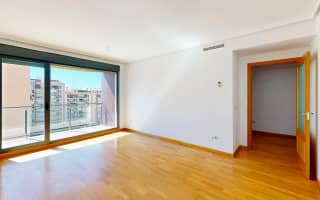 Piso en venta en Calle Médico Ricardo Ferre miniatura 2