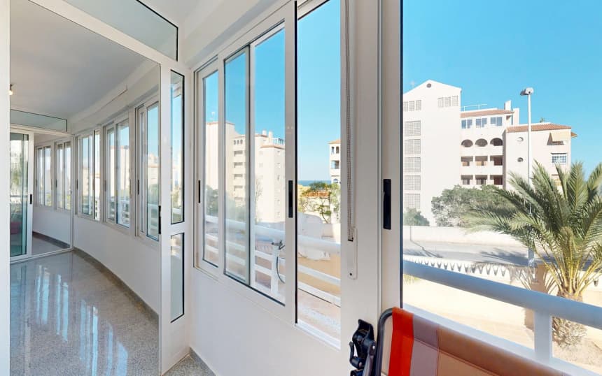 Piso zum Verkauf in Avenida Costa Blanca
