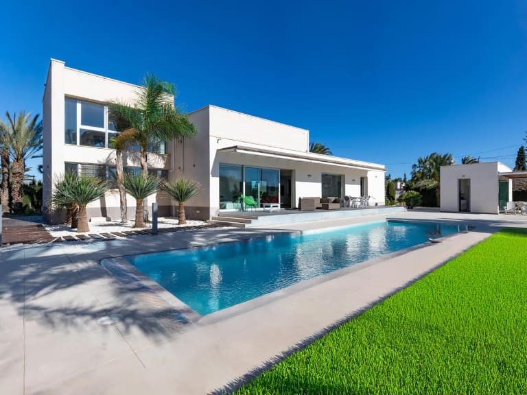 Chalets Independient en venta en Las Bayas