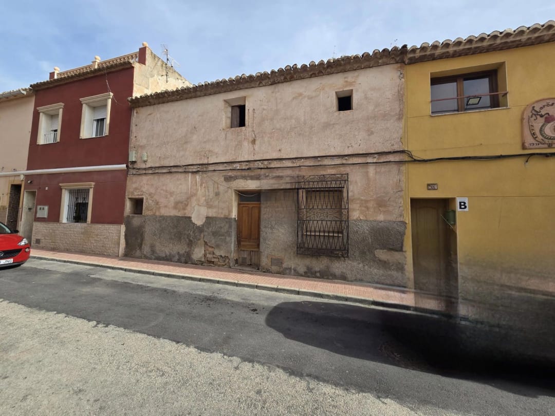 Casa unifamiliar para reforma en Agost (Alicante)