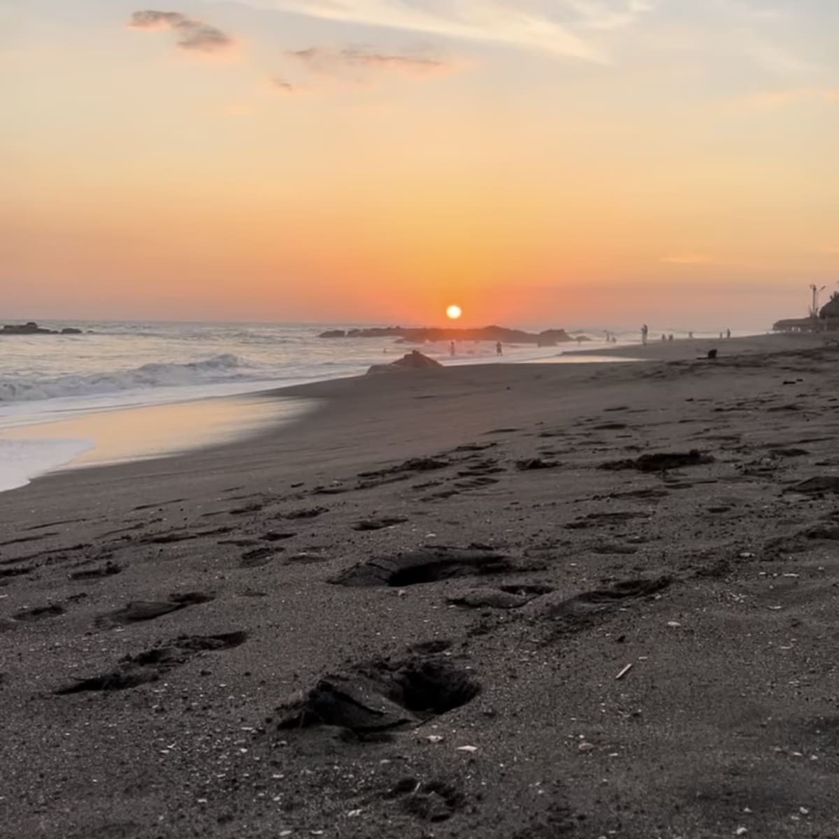 Playa Las Peñitas - Black Sand Shores
