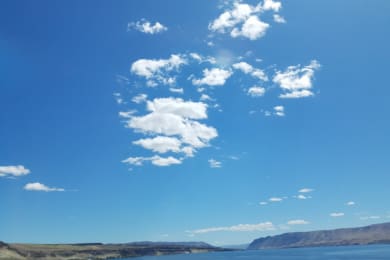 The scenic drive to the Gorge Amphitheater